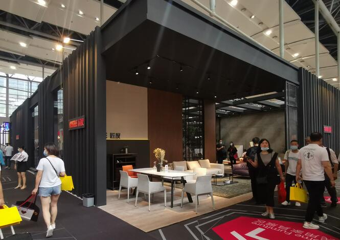 該如何設(shè)計(jì)搭建大型展臺(tái)？如何設(shè)計(jì)搭建一個(gè)小展臺(tái)？