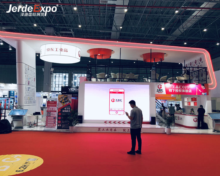 新國際展覽館中雙層展臺搭建時有哪些要求？
