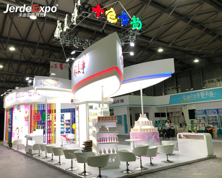 對(duì)于中小型展商什么樣的材質(zhì)比較適合展位建設(shè)？