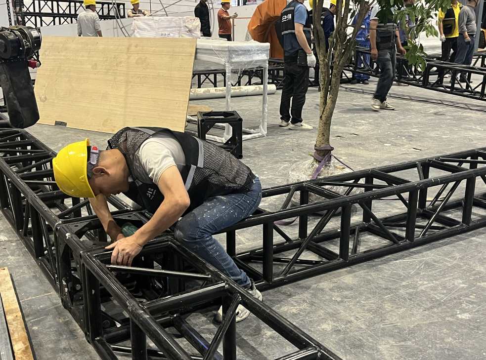 如何預(yù)防展臺坍塌？專業(yè)展覽展會搭建公司為您提供建議